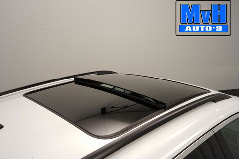 Volkswagen T-Roc 1.0 TSI Style 140PK|PANO|LED|TREKH|STOELVERW.
