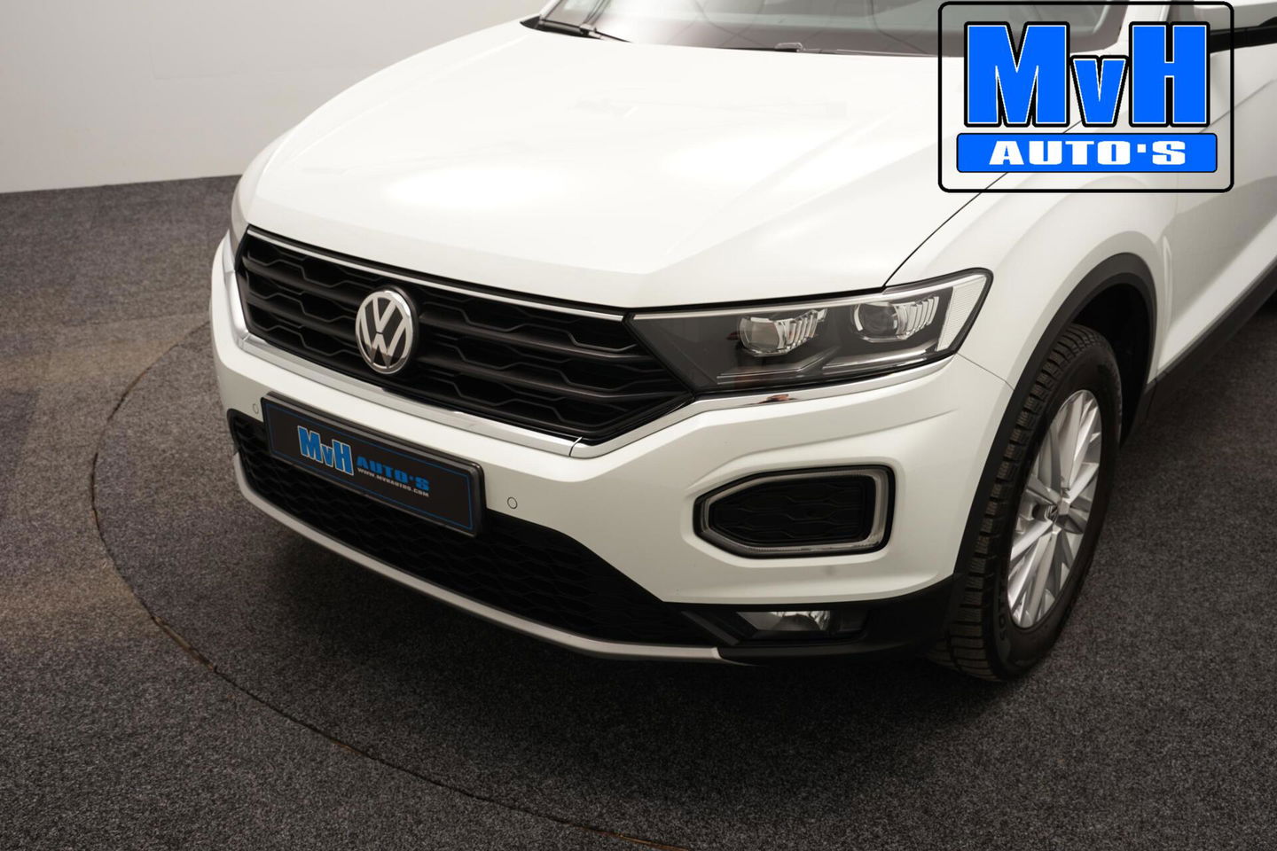 Volkswagen T-Roc 1.0 TSI Style 140PK|PANO|LED|TREKH|STOELVERW.