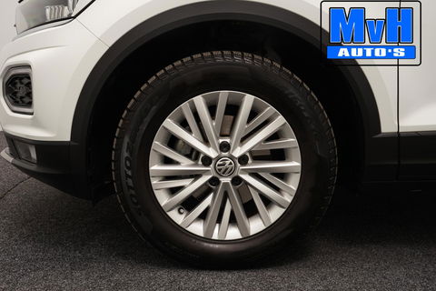 Volkswagen T-Roc 1.0 TSI Style 140PK|PANO|LED|TREKH|STOELVERW.