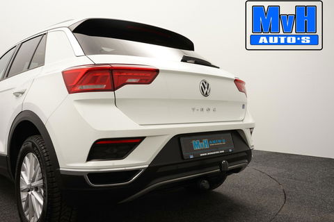 Volkswagen T-Roc 1.0 TSI Style 140PK|PANO|LED|TREKH|STOELVERW.