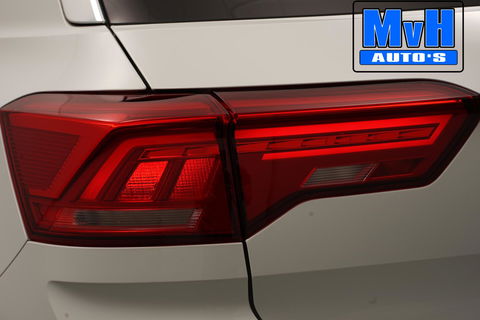 Volkswagen T-Roc 1.0 TSI Style 140PK|PANO|LED|TREKH|STOELVERW.