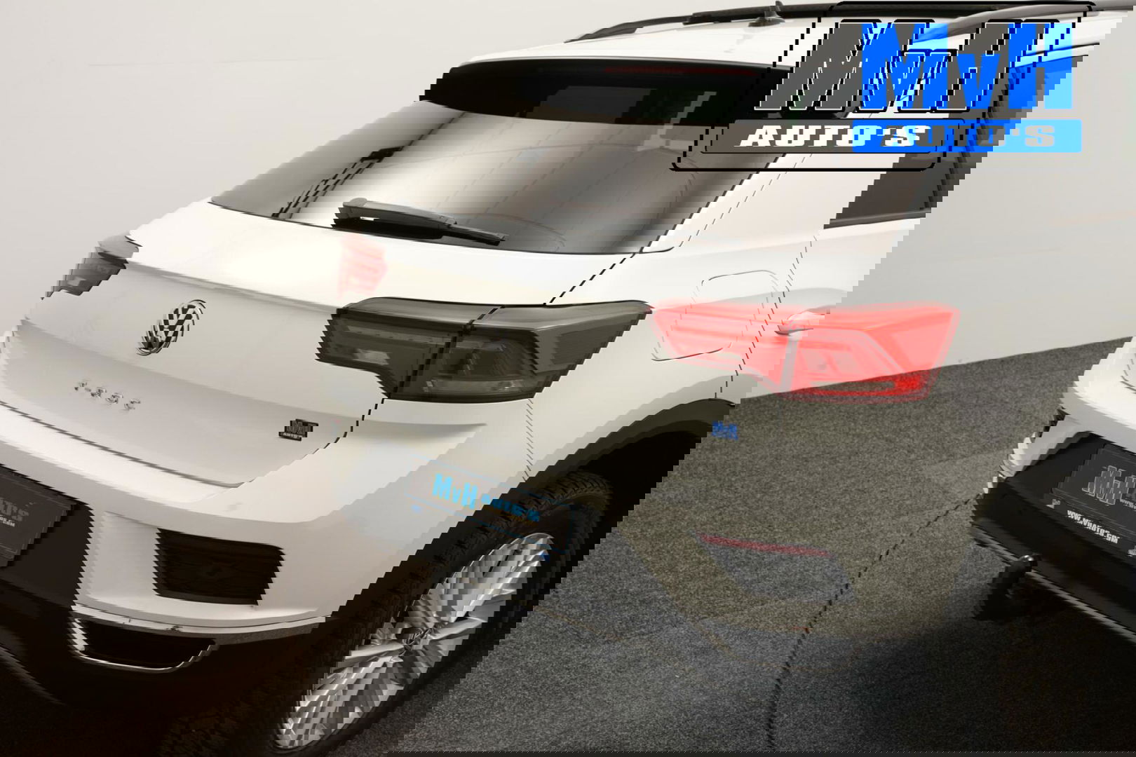 Volkswagen T-Roc 1.0 TSI Style 140PK|PANO|LED|TREKH|STOELVERW.