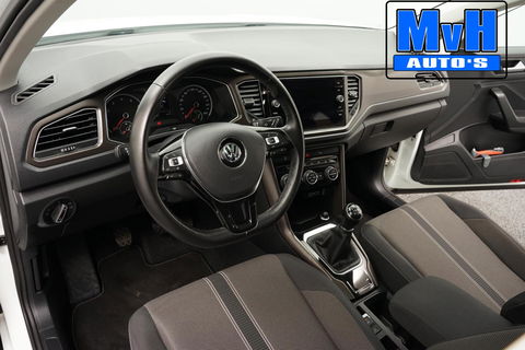 Volkswagen T-Roc 1.0 TSI Style 140PK|PANO|LED|TREKH|STOELVERW.