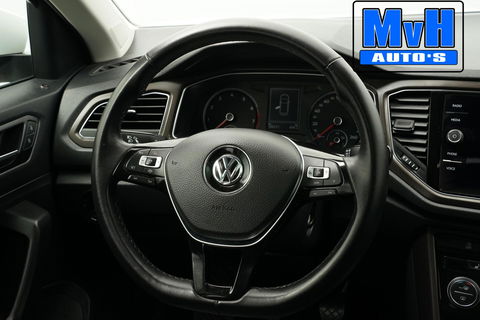 Volkswagen T-Roc 1.0 TSI Style 140PK|PANO|LED|TREKH|STOELVERW.