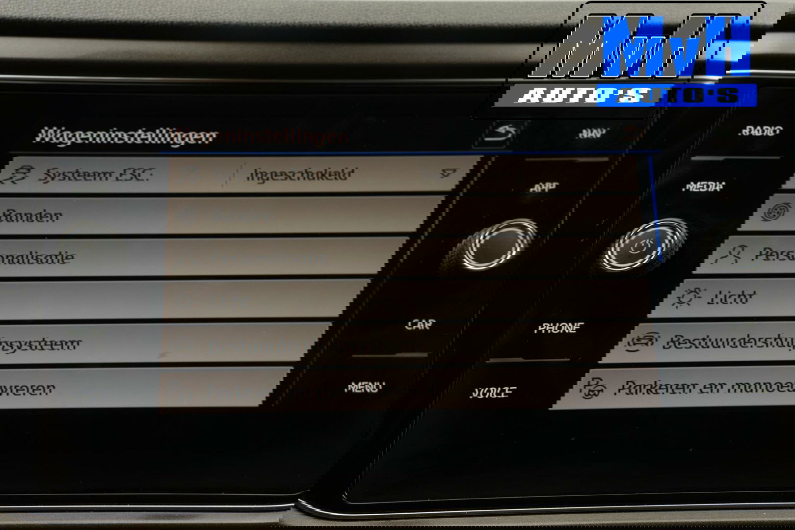 Volkswagen T-Roc 1.0 TSI Style 140PK|PANO|LED|TREKH|STOELVERW.