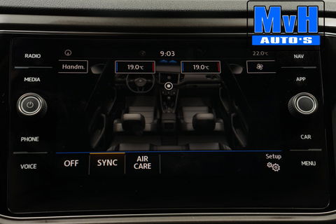 Volkswagen T-Roc 1.0 TSI Style 140PK|PANO|LED|TREKH|STOELVERW.