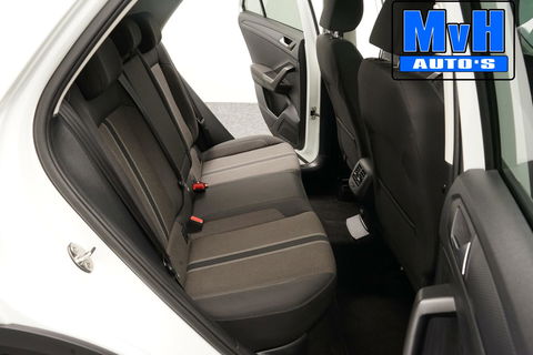 Volkswagen T-Roc 1.0 TSI Style 140PK|PANO|LED|TREKH|STOELVERW.