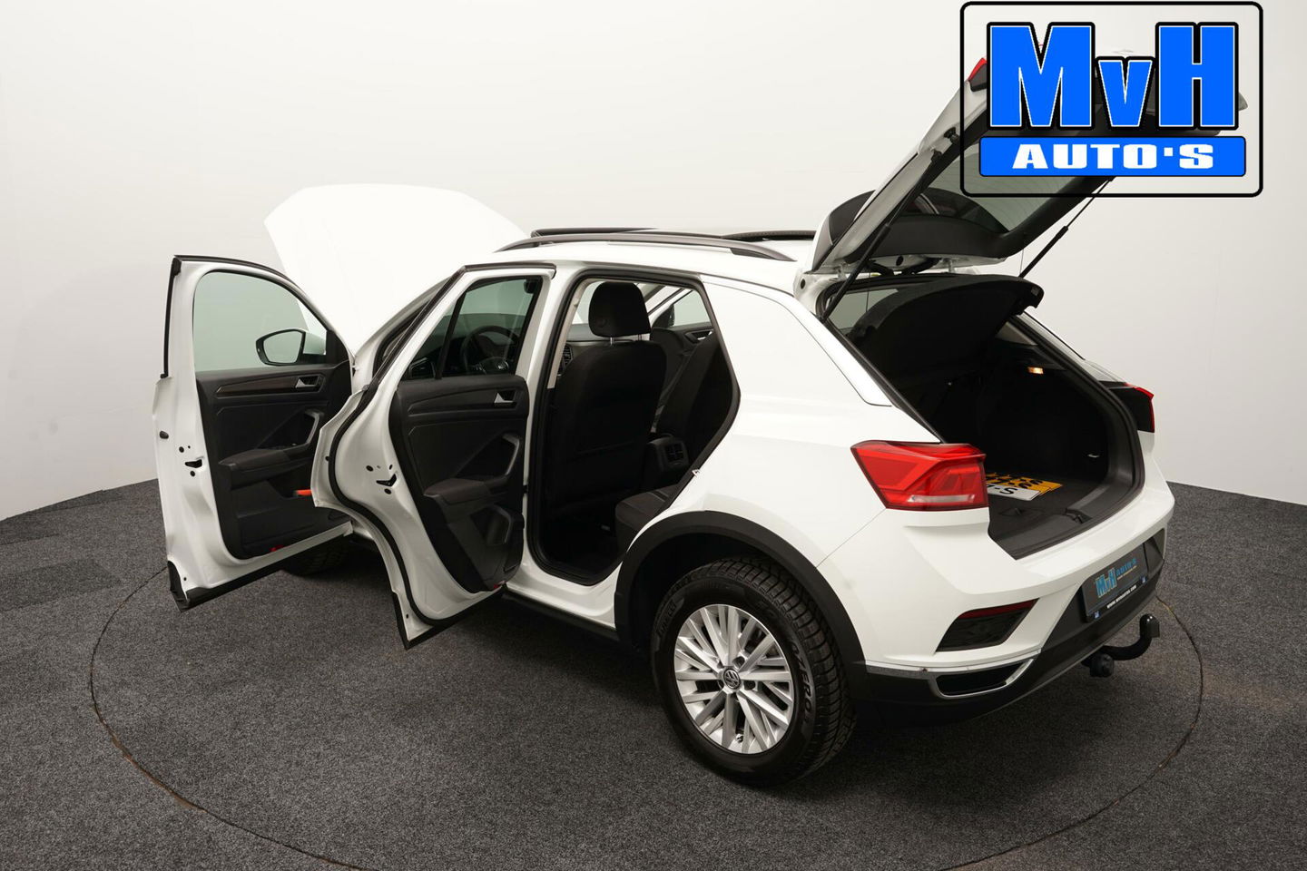 Volkswagen T-Roc 1.0 TSI Style 140PK|PANO|LED|TREKH|STOELVERW.