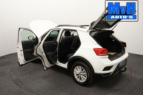 Volkswagen T-Roc 1.0 TSI Style 140PK|PANO|LED|TREKH|STOELVERW.