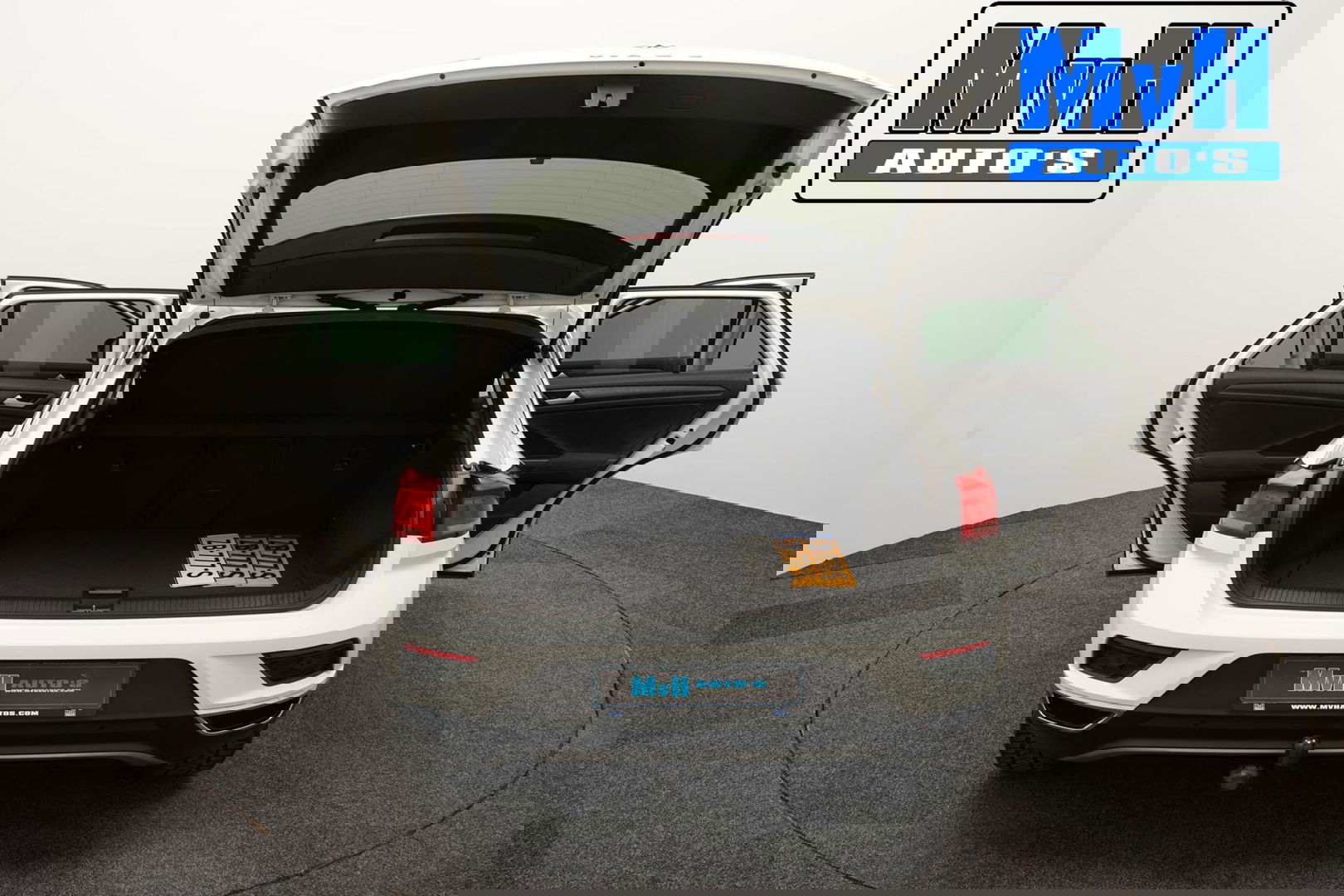 Volkswagen T-Roc 1.0 TSI Style 140PK|PANO|LED|TREKH|STOELVERW.