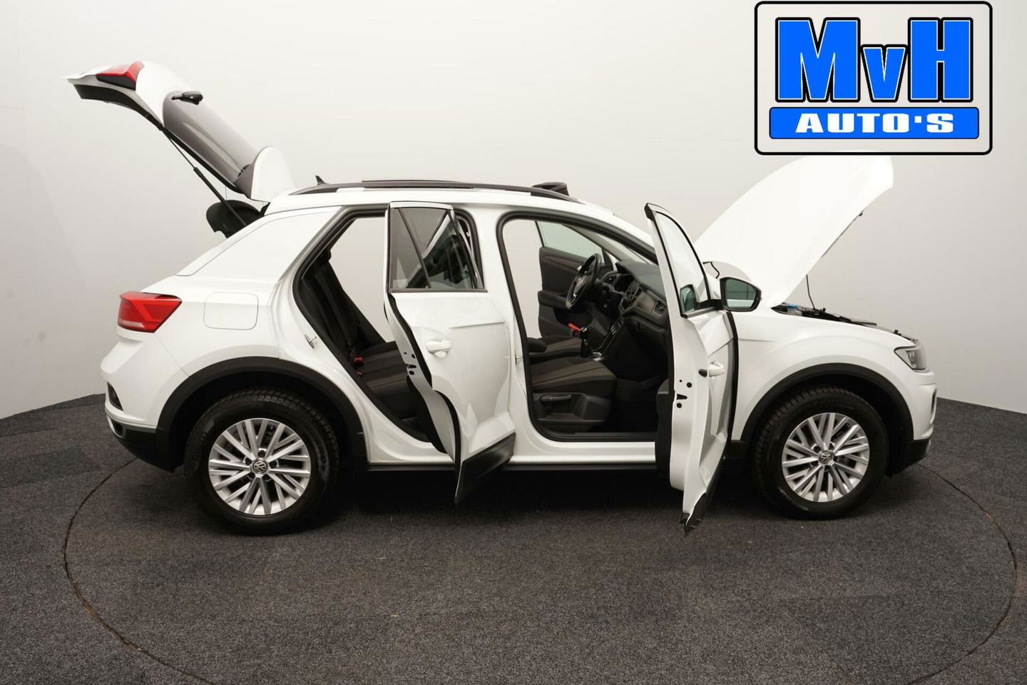 Volkswagen T-Roc 1.0 TSI Style 140PK|PANO|LED|TREKH|STOELVERW.