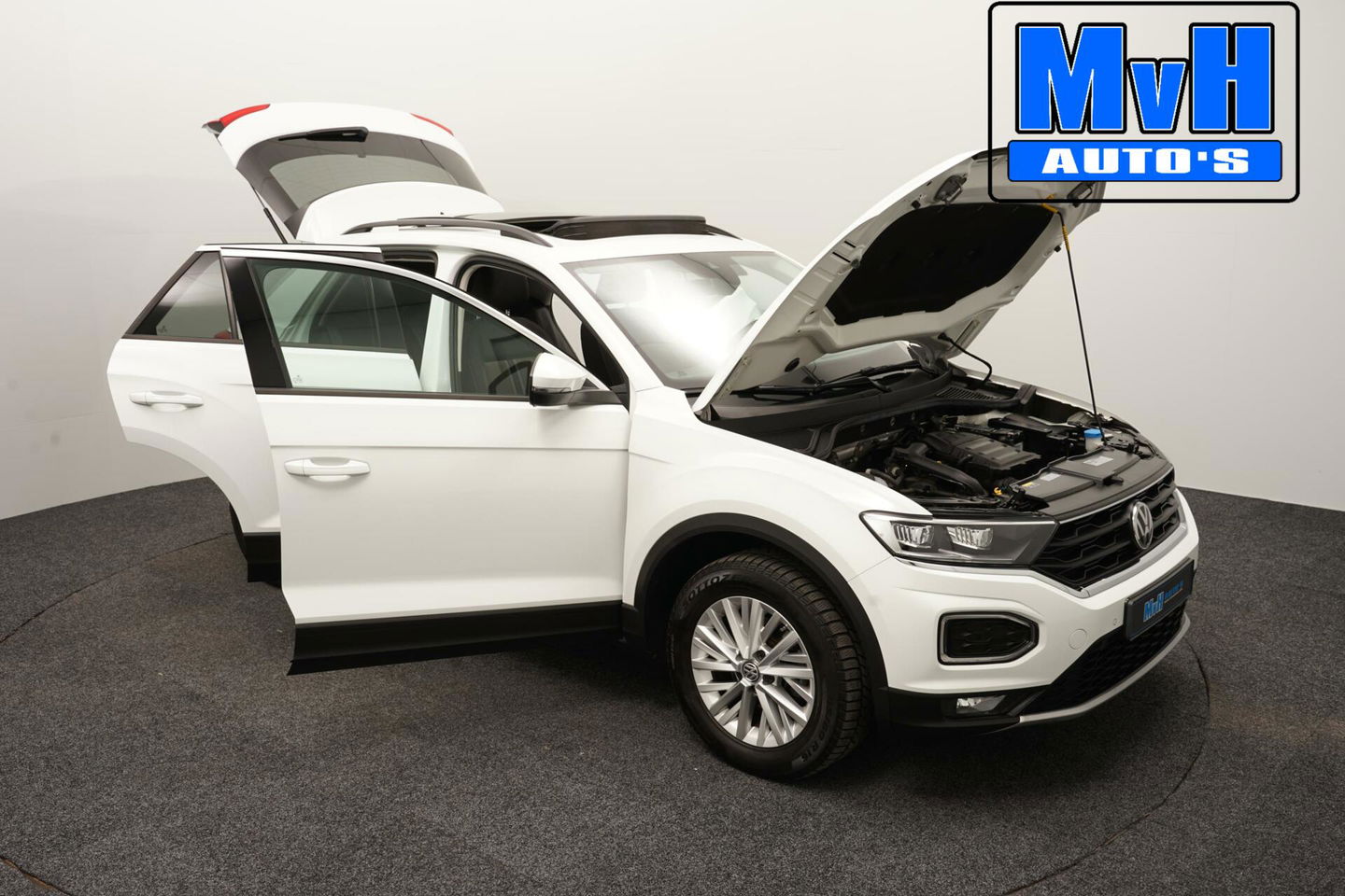 Volkswagen T-Roc 1.0 TSI Style 140PK|PANO|LED|TREKH|STOELVERW.