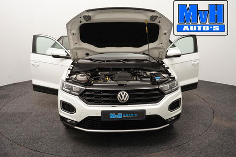 Volkswagen T-Roc 1.0 TSI Style 140PK|PANO|LED|TREKH|STOELVERW.
