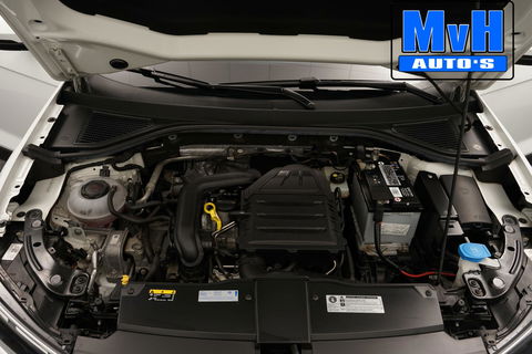 Volkswagen T-Roc 1.0 TSI Style 140PK|PANO|LED|TREKH|STOELVERW.