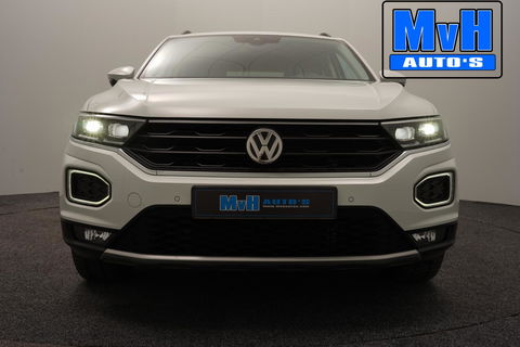 Volkswagen T-Roc 1.0 TSI Style 140PK|PANO|LED|TREKH|STOELVERW.