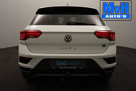 Volkswagen T-Roc 1.0 TSI Style 140PK|PANO|LED|TREKH|STOELVERW.