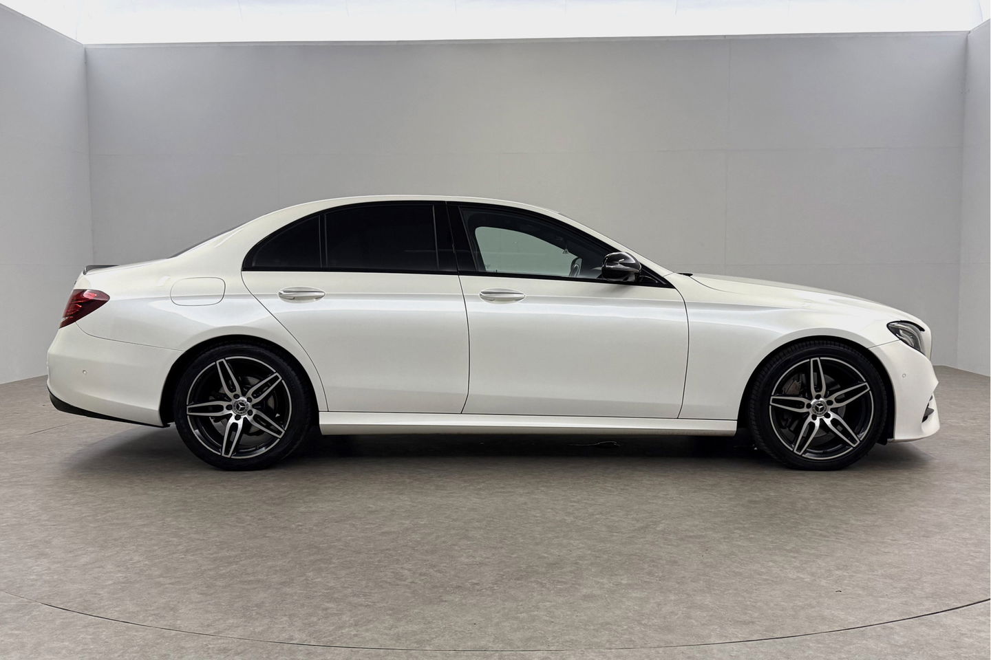 Mercedes-Benz E-Klasse 300 AMG 245PK Burmester Sfeer LED 360Camera Carplay Memory Virtual Clima Cruise Navi PDC 19"LMV