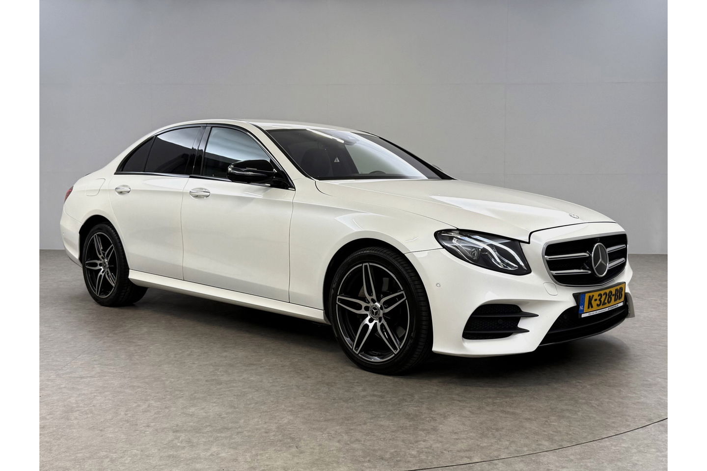 Mercedes-Benz E-Klasse 300 AMG 245PK Burmester Sfeer LED 360Camera Carplay Memory Virtual Clima Cruise Navi PDC 19"LMV