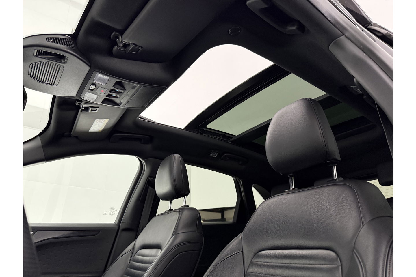 Ford Kuga 2.5 PHEV 209PK ST-Line X Pano Bang&Olufson Virtual LED Trekhaak Camera Carplay Clima Cruise Navi PDC Leder 18"LMV