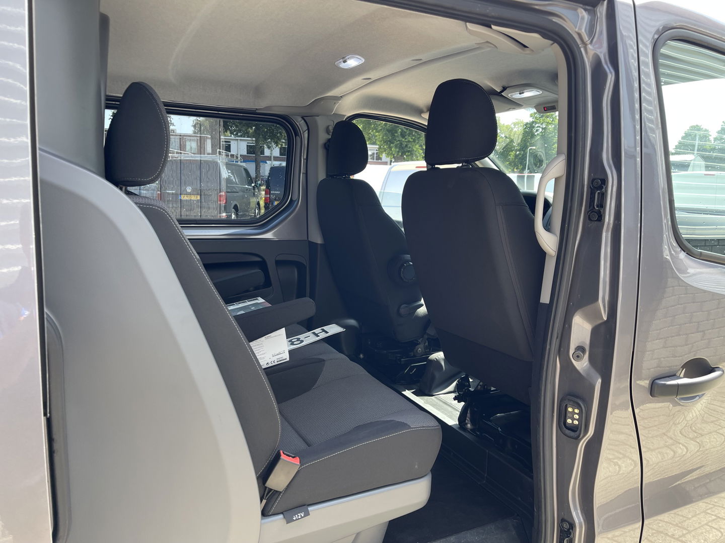 Fiat Talento 2.0 MultiJet 145pk L2H1 Business Pro DC 5 persoons / vaste prijs rijklaar € 20.950 ex btw / lease vanaf € 342 / airco / cruise / camera / trekhaak / grijs metallic / euro 6 / bpm vrij