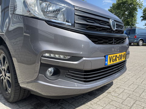Fiat Talento 2.0 MultiJet 145pk L2H1 Business Pro DC 5 persoons / vaste prijs rijklaar € 20.950 ex btw / lease vanaf € 342 / airco / cruise / camera / trekhaak / grijs metallic / euro 6 / bpm vrij