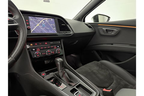 SEAT Leon 1.5 TSI FR 150PK Ultimate Edition Black Pano Beats-audio Sfeer LED Trekhaak Camera Carplay Clima Virtual Navi PDC 18"LMV