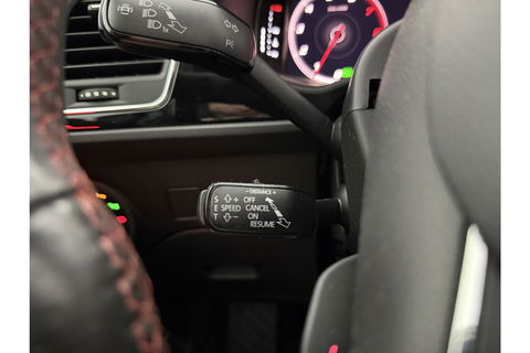 SEAT Leon 1.5 TSI FR 150PK Ultimate Edition Black Pano Beats-audio Sfeer LED Trekhaak Camera Carplay Clima Virtual Navi PDC 18"LMV