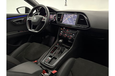 SEAT Leon 1.5 TSI FR 150PK Ultimate Edition Black Pano Beats-audio Sfeer LED Trekhaak Camera Carplay Clima Virtual Navi PDC 18"LMV