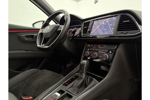 SEAT Leon 1.5 TSI FR 150PK Ultimate Edition Black Pano Beats-audio Sfeer LED Trekhaak Camera Carplay Clima Virtual Navi PDC 18"LMV