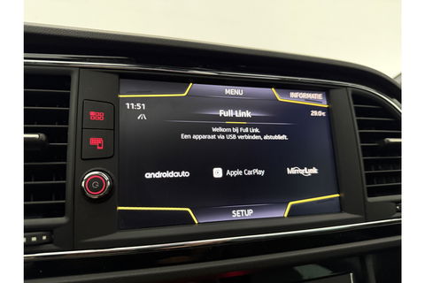 SEAT Leon 1.5 TSI FR 150PK Ultimate Edition Black Pano Beats-audio Sfeer LED Trekhaak Camera Carplay Clima Virtual Navi PDC 18"LMV