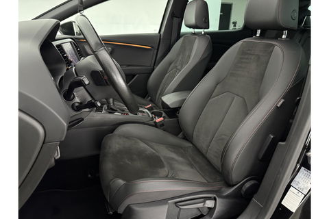SEAT Leon 1.5 TSI FR 150PK Ultimate Edition Black Pano Beats-audio Sfeer LED Trekhaak Camera Carplay Clima Virtual Navi PDC 18"LMV