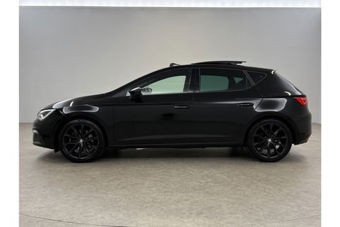SEAT Leon 1.5 TSI FR 150PK Ultimate Edition Black Pano Beats-audio Sfeer LED Trekhaak Camera Carplay Clima Virtual Navi PDC 18"LMV