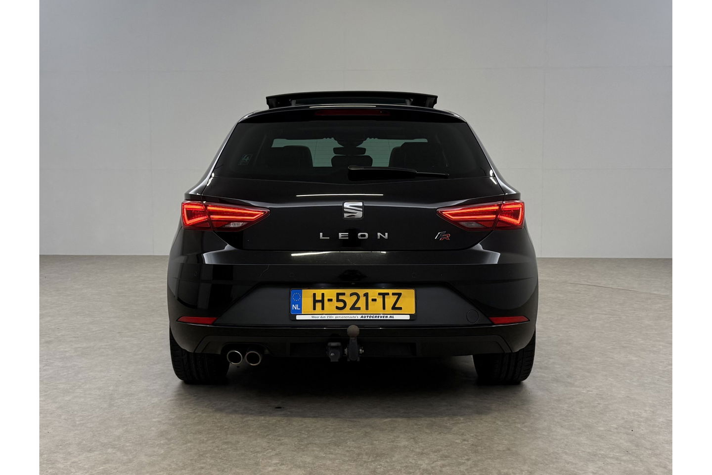SEAT Leon 1.5 TSI FR 150PK Ultimate Edition Black Pano Beats-audio Sfeer LED Trekhaak Camera Carplay Clima Virtual Navi PDC 18"LMV