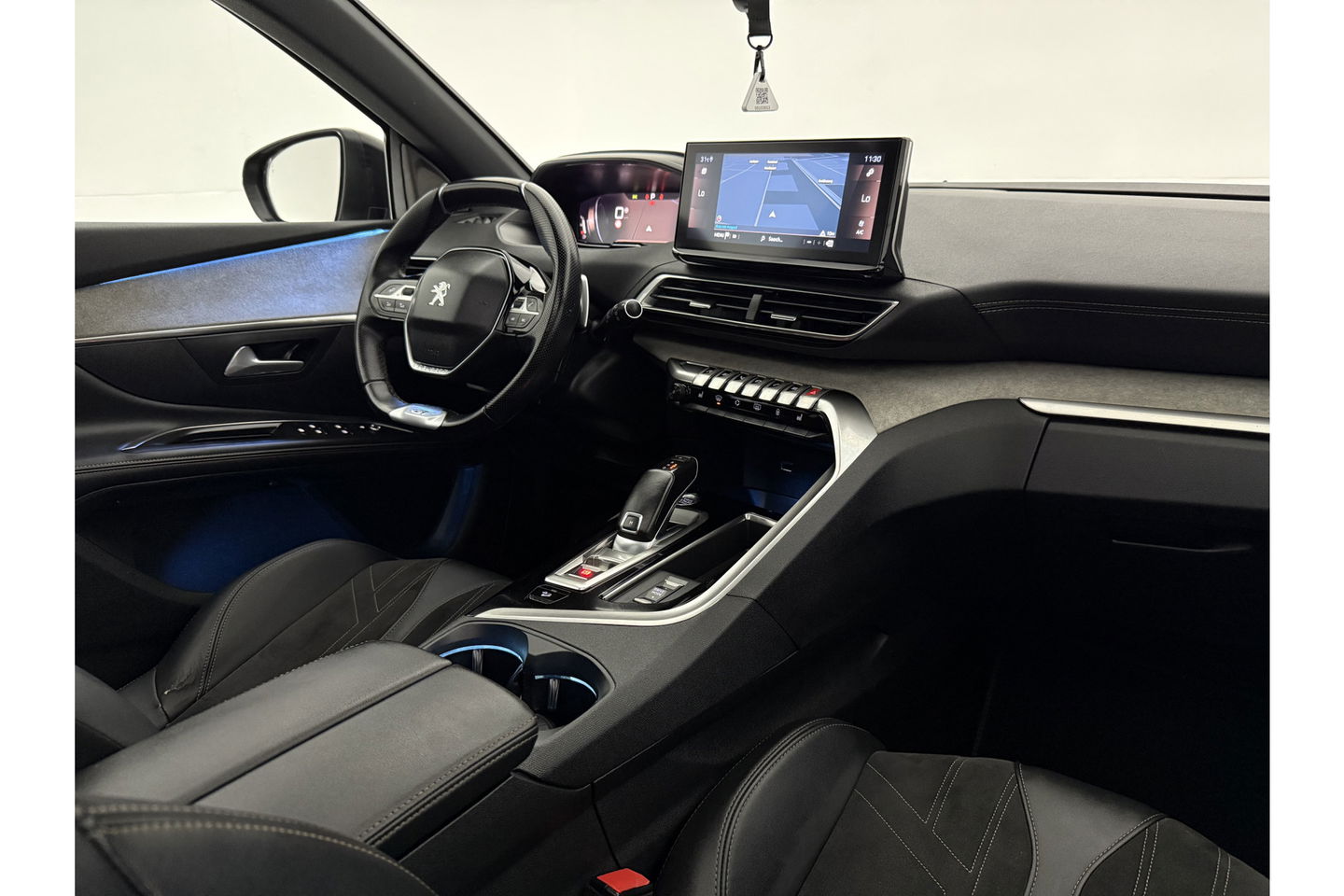 Peugeot 5008 1.2 PureTech 7P Pano Sfeer LED Virtual Carplay 360Camera Clima Cruise Navi PDC 18''LMV