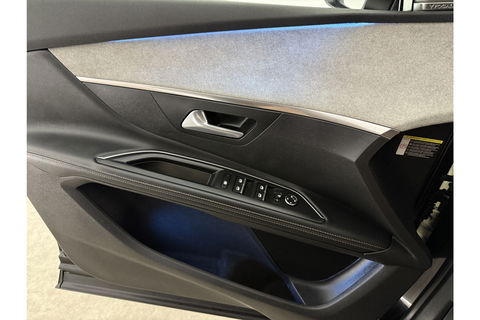 Peugeot 5008 1.2 PureTech 7P Pano Sfeer LED Virtual Carplay 360Camera Clima Cruise Navi PDC 18''LMV