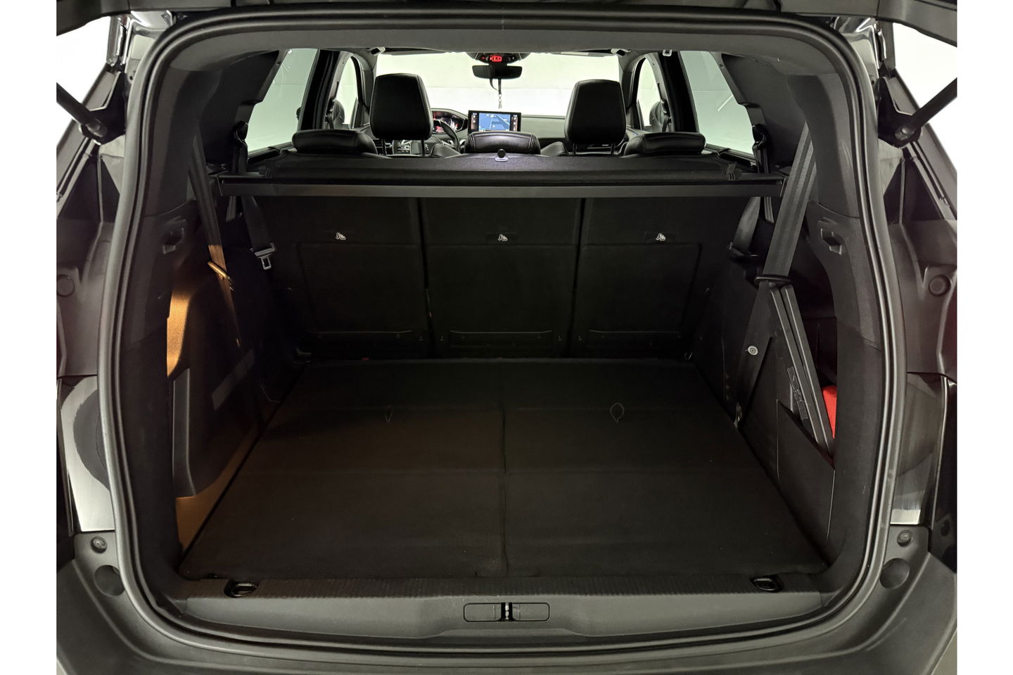 Peugeot 5008 1.2 PureTech 7P Pano Sfeer LED Virtual Carplay 360Camera Clima Cruise Navi PDC 18''LMV