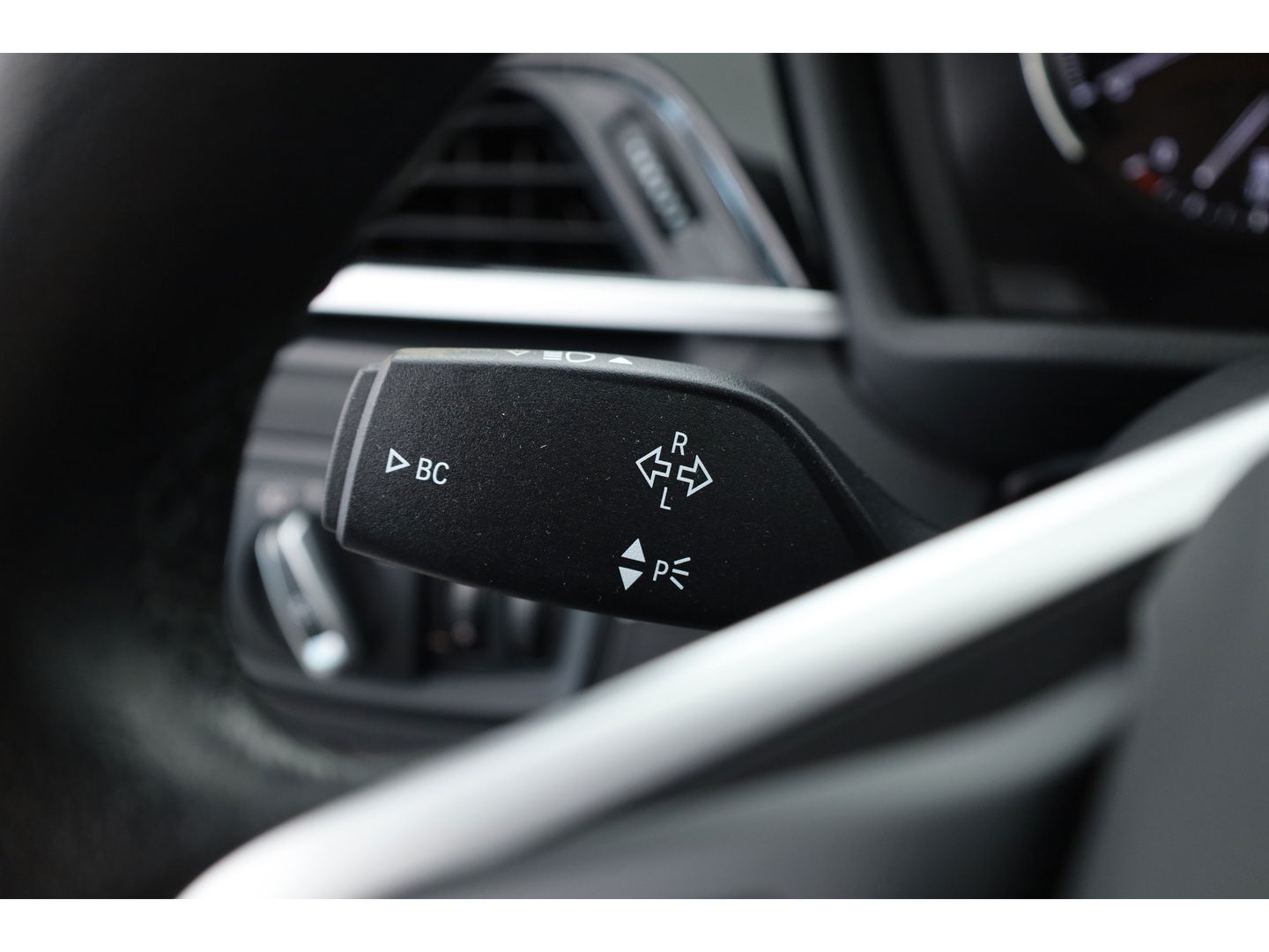 BMW X1 xDrive25e Sport line | Navi | Harman Kardon | Camera | Stoelverw. | 19'' | Elek. Achterklep