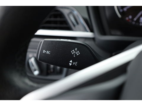 BMW X1 xDrive25e Sport line | Navi | Harman Kardon | Camera | Stoelverw. | 19'' | Elek. Achterklep