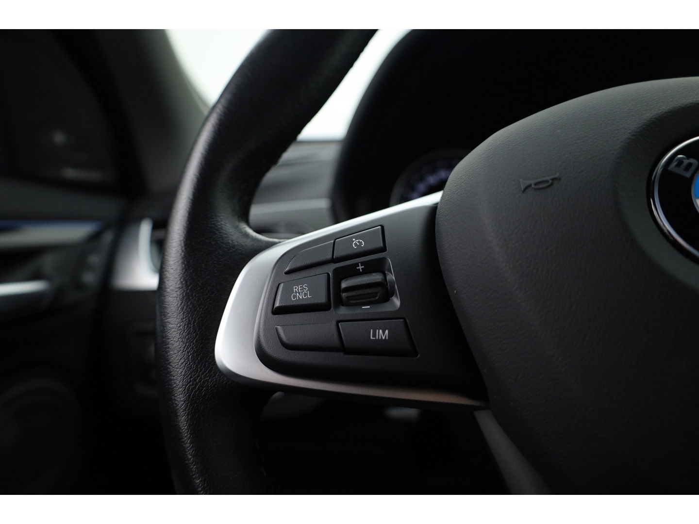 BMW X1 xDrive25e Sport line | Navi | Harman Kardon | Camera | Stoelverw. | 19'' | Elek. Achterklep