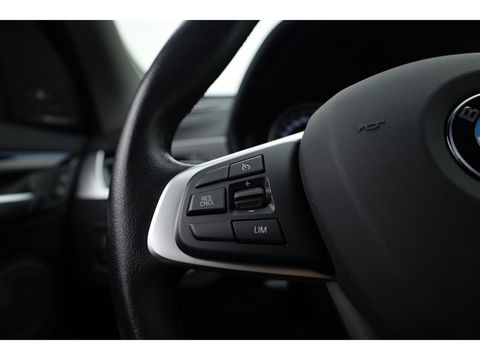BMW X1 xDrive25e Sport line | Navi | Harman Kardon | Camera | Stoelverw. | 19'' | Elek. Achterklep