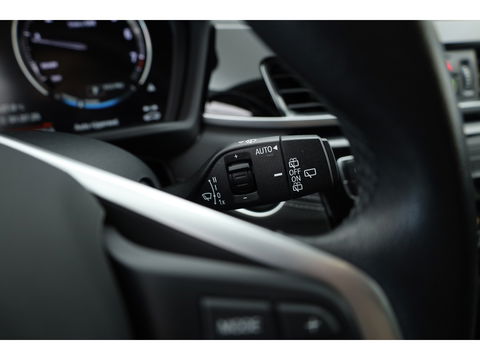 BMW X1 xDrive25e Sport line | Navi | Harman Kardon | Camera | Stoelverw. | 19'' | Elek. Achterklep