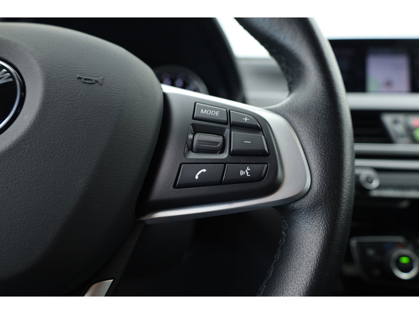 BMW X1 xDrive25e Sport line | Navi | Harman Kardon | Camera | Stoelverw. | 19'' | Elek. Achterklep