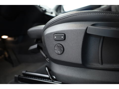 BMW X1 xDrive25e Sport line | Navi | Harman Kardon | Camera | Stoelverw. | 19'' | Elek. Achterklep