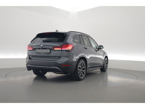 BMW X1 xDrive25e Sport line | Navi | Harman Kardon | Camera | Stoelverw. | 19'' | Elek. Achterklep