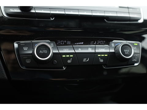 BMW X1 xDrive25e Sport line | Navi | Harman Kardon | Camera | Stoelverw. | 19'' | Elek. Achterklep