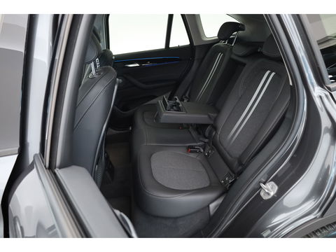 BMW X1 xDrive25e Sport line | Navi | Harman Kardon | Camera | Stoelverw. | 19'' | Elek. Achterklep