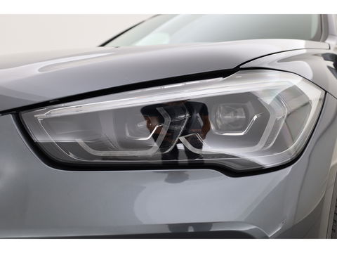 BMW X1 xDrive25e Sport line | Navi | Harman Kardon | Camera | Stoelverw. | 19'' | Elek. Achterklep