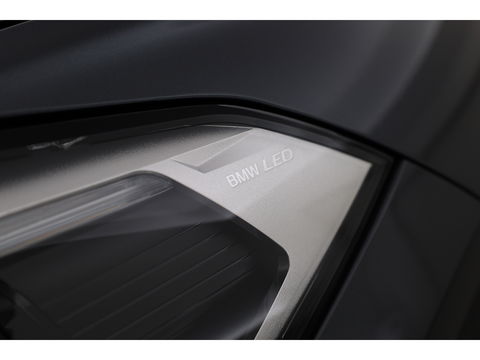 BMW X1 xDrive25e Sport line | Navi | Harman Kardon | Camera | Stoelverw. | 19'' | Elek. Achterklep