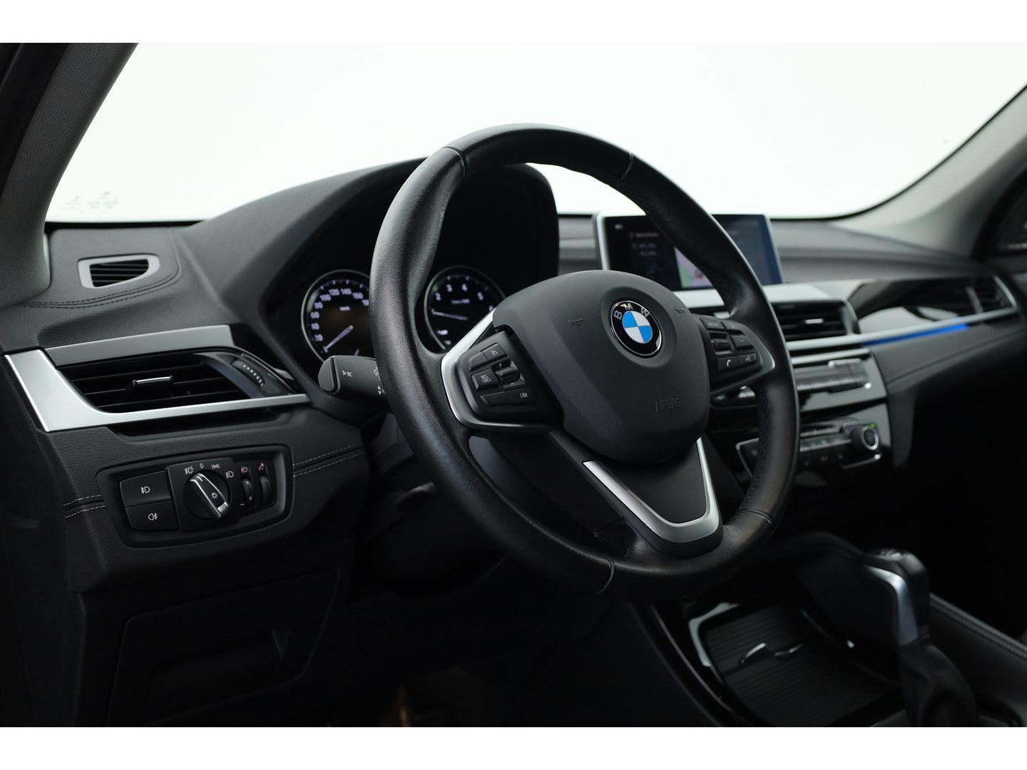 BMW X1 xDrive25e Sport line | Navi | Harman Kardon | Camera | Stoelverw. | 19'' | Elek. Achterklep