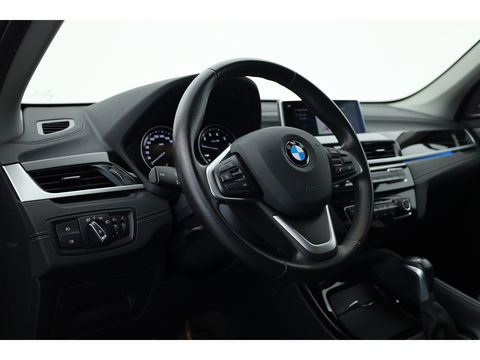 BMW X1 xDrive25e Sport line | Navi | Harman Kardon | Camera | Stoelverw. | 19'' | Elek. Achterklep